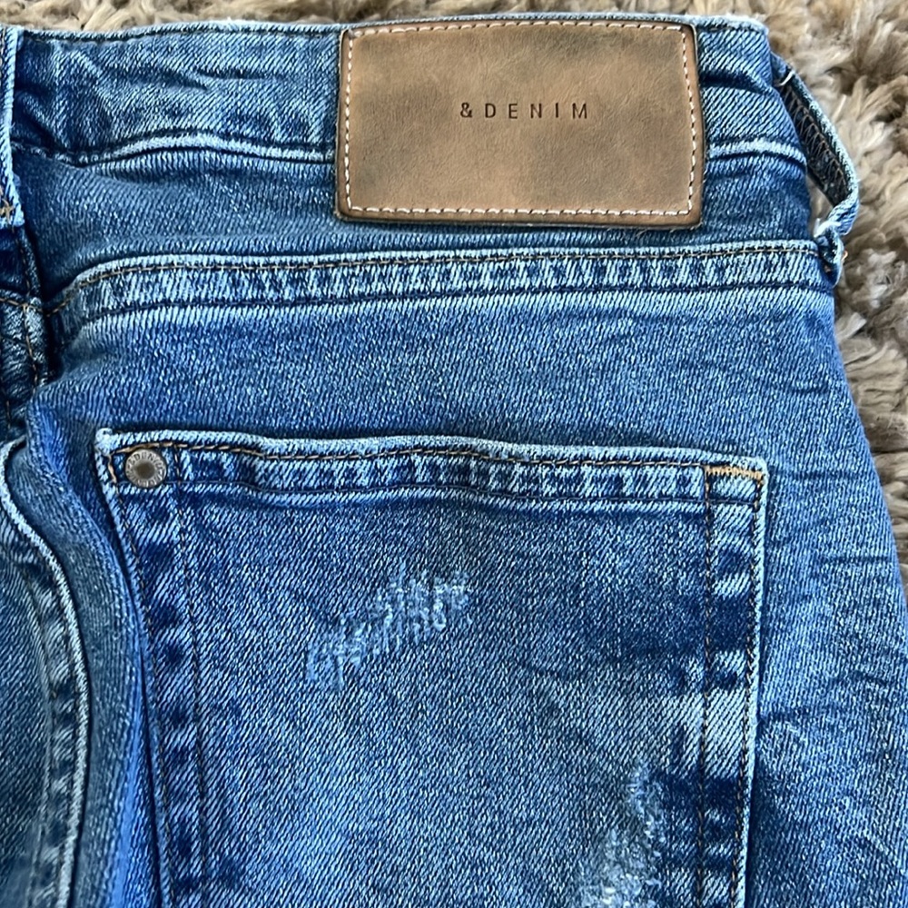 Women’s Size 25 (2) & Denim Distressed Jeans, Inseam 27’’ - Picture 3 of 8